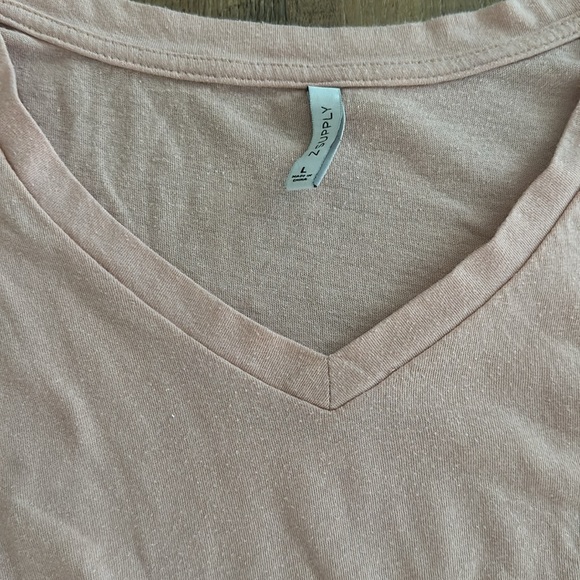 Z supply light Blush Pink V-neck Top Size Large - Picture 2 of 7